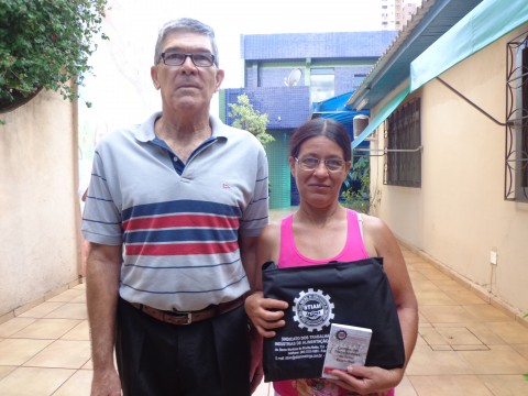 ENTREGA MATERIAL ESCOLAR 2014