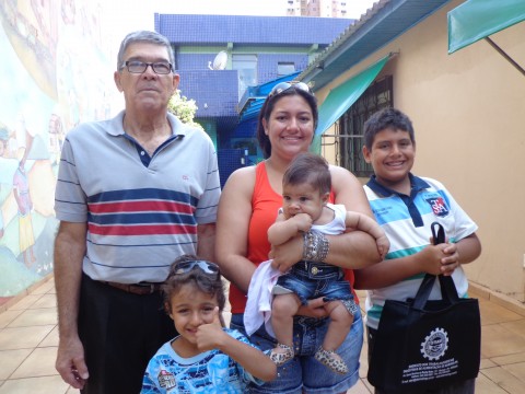 ENTREGA MATERIAL ESCOLAR 2014