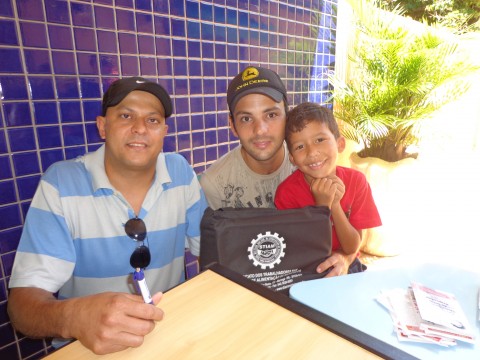 ENTREGA MATERIAL ESCOLAR 2014