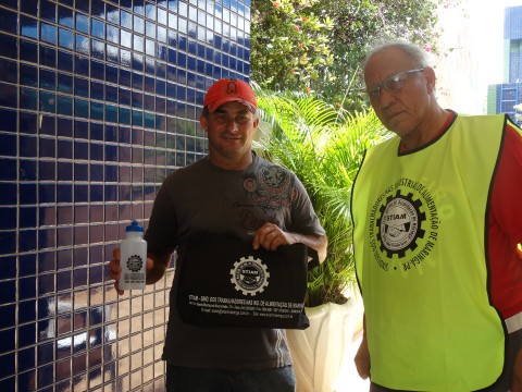 ENTREGA MATERIAL ESCOLAR 2015