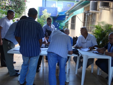 ENTREGA MATERIAL ESCOLAR 2015