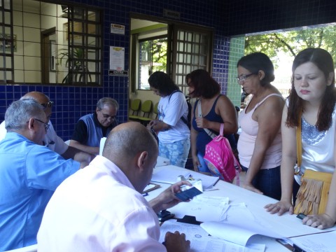 ENTREGA MATERIAL ESCOLAR 2015