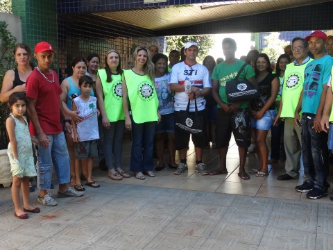 ENTREGA MATERIAL ESCOLAR 2015