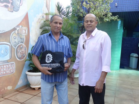 ENTREGA MATERIAL ESCOLAR 2015