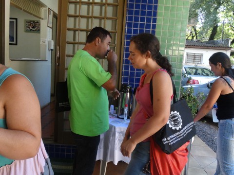ENTREGA MATERIAL ESCOLAR 2015