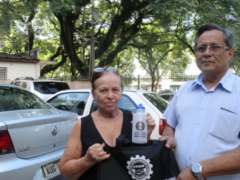 ENTREGA MATERIAL ESCOLAR 2015