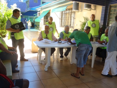 ENTREGA MATERIAL ESCOLAR 2015