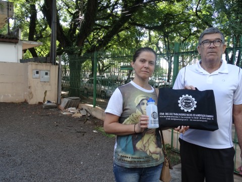 ENTREGA MATERIAL ESCOLAR 2015