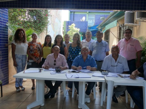 ENTREGA MATERIAL ESCOLAR 2015