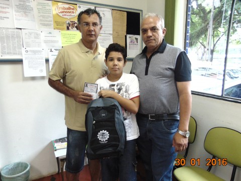 MATERIAL ESCOLAR 2016